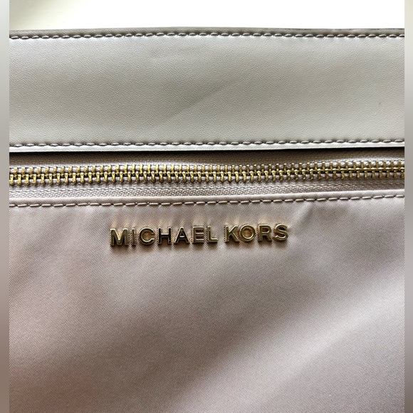 Michael Kors Connie Crossbody Nylon & Leather Beige Bag / Purse - Picture 3 of 14